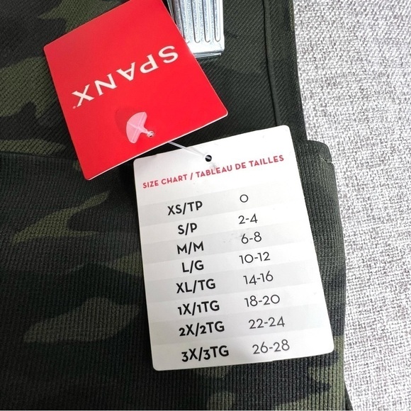 Spanx Look at Me Now Leggings Camo - Picture 6 of 6